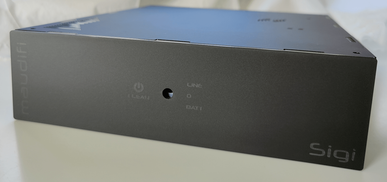 maudifi Sigi - Front view